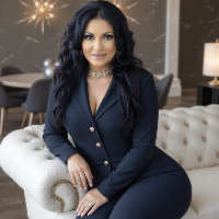 Ariana Loucas REALTOR DC I MD I VA