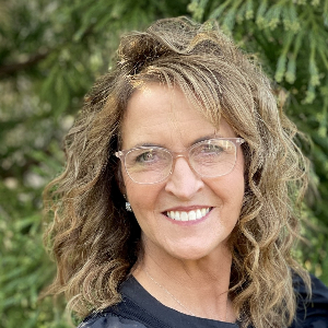 Lori Roberts Thompson